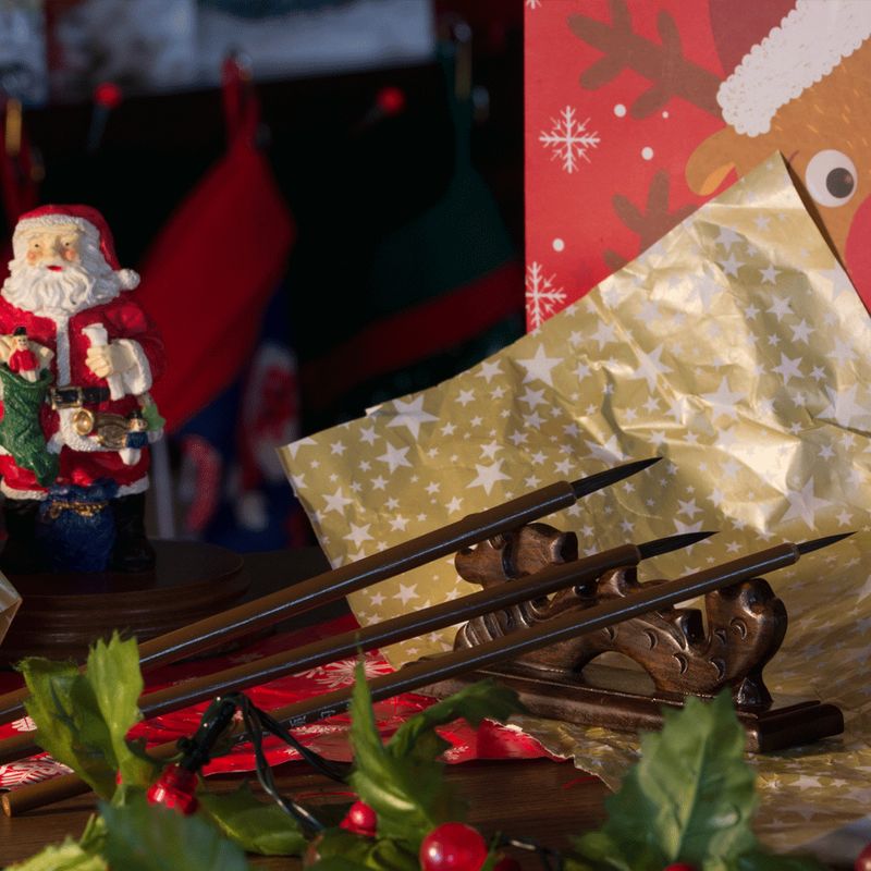 Chinese Painting gift bundle: including three Whisker Detailing brushes and a Wooden Dragon Brush Rest Chinese Painting gift bundle: including three Whisker Detailing brushes and a Wooden Dragon Brush Rest