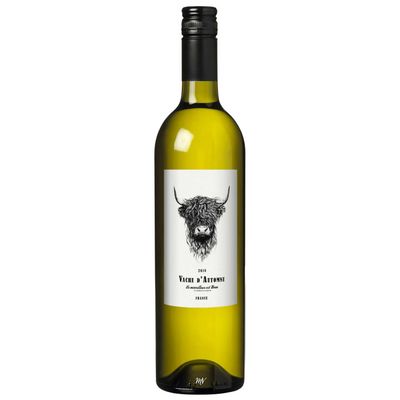 "Fles Vache d'Automne Chardonnay Colombard wijn uit de Gascogne streek in Frankrijk. Een elegante witte wijn gemaakt van 80% Colombard en 20% Chardonnay druiven. Frisse en fruitige aroma’s van wit steenfruit en citrus, met een verfijnde smaak en zachte afdronk. Perfect als aperitief of bij lichte gerechten