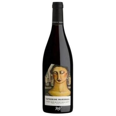 Catherine Marshall - Clay Soils 'Pinot Noir' Catherine Marshall Clay Soils Pinot Noir, elegante vegan wijn uit Elgin met kersen en truffel, Mundi Vinum Herent