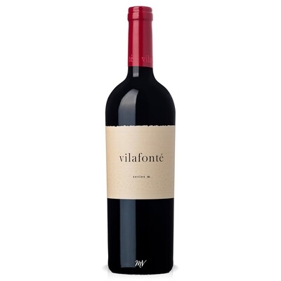 Vilafonté Series M : Zuid‑Afrikaanse topblend met zwarte kers en cacao. Elegante textuur, lage opbrengsten Mundi Vinum Herent
