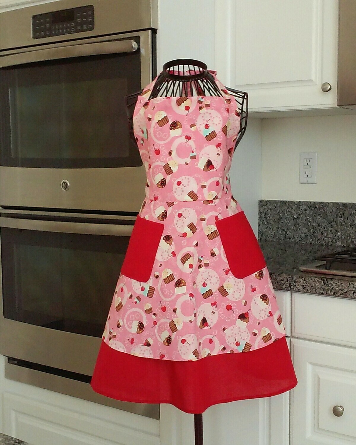 Women&#39;s Cupcake apron
