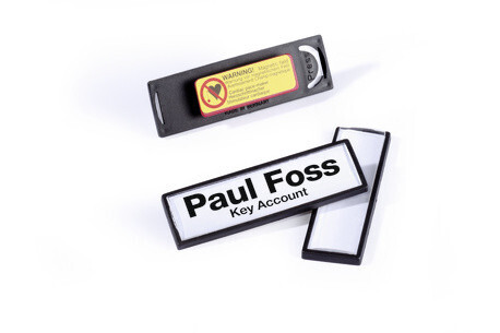 CAJA DE 25 PORTANOMBRES CLIP CARD CON IMAN 17X67MM DURABLE 8132-01