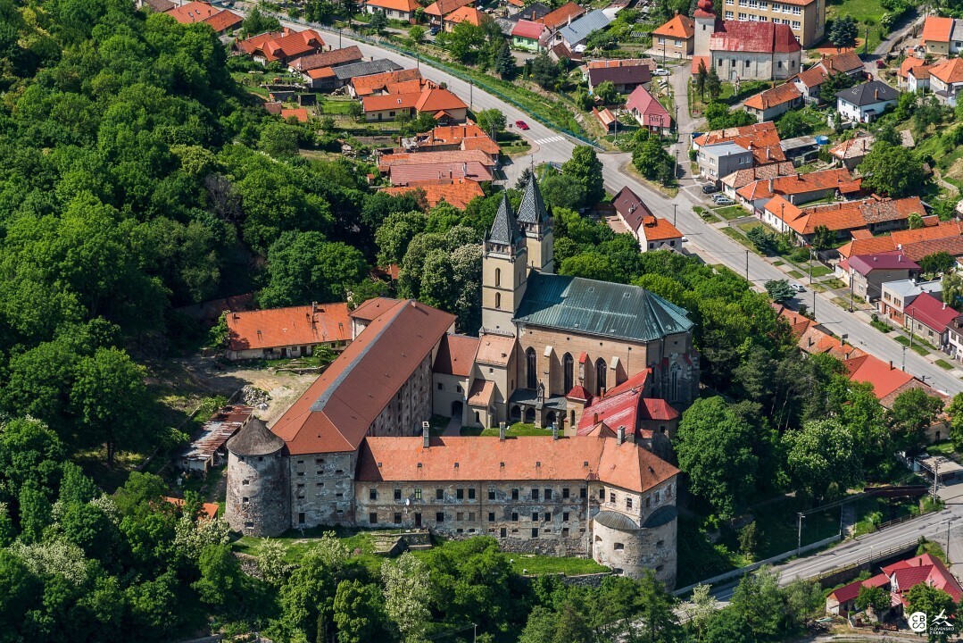 Hronsky-Benadik-2018-18