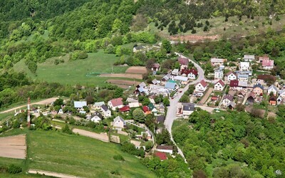 Vršatské Podhradie