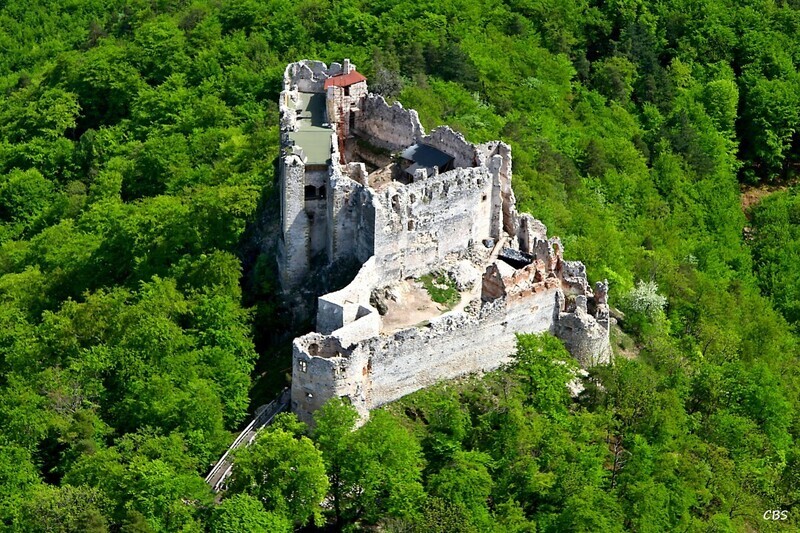 Uhrovske-Podhradie-2013-24