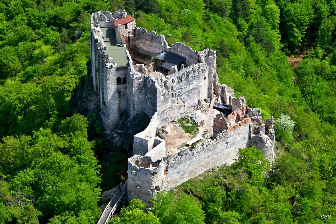 Uhrovske-Podhradie-2013-25