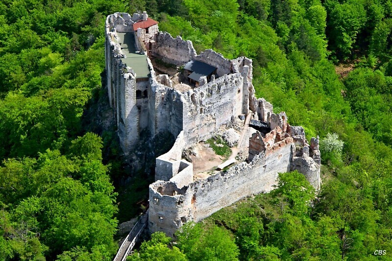 Uhrovske-Podhradie-2013-25