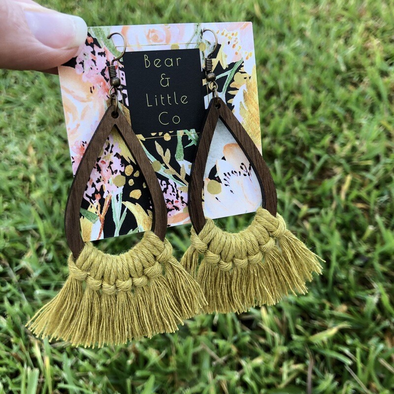 Macrame Earrings (Teardrop Kiwi)