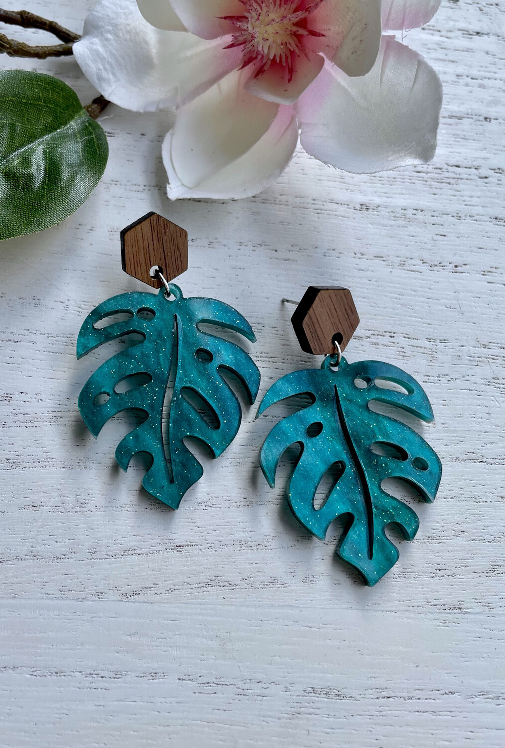Monstera Earrings (Emerald)