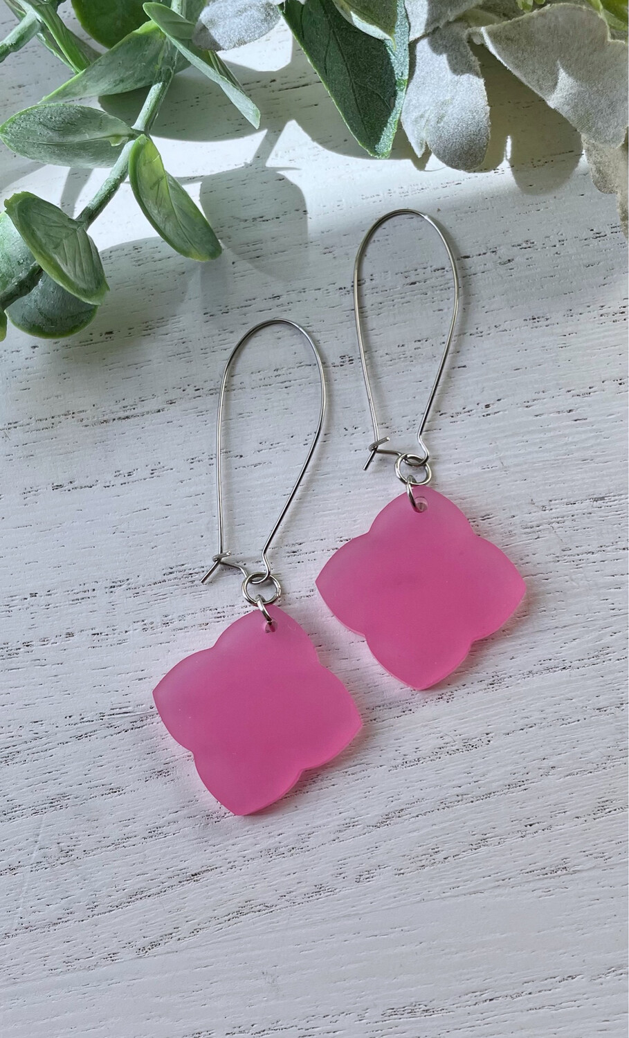Quatrefoil Earrings (Solid Frosted Pink)