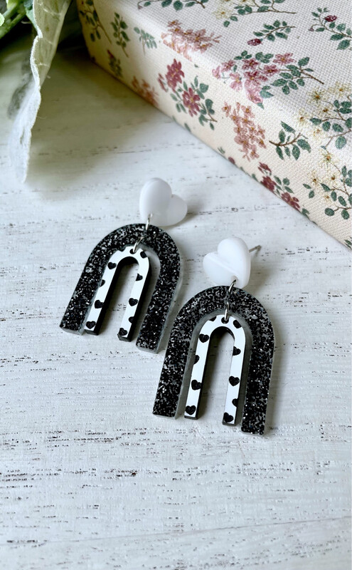 Mod Rainbow Earrings (Black Glitter And Hearts)