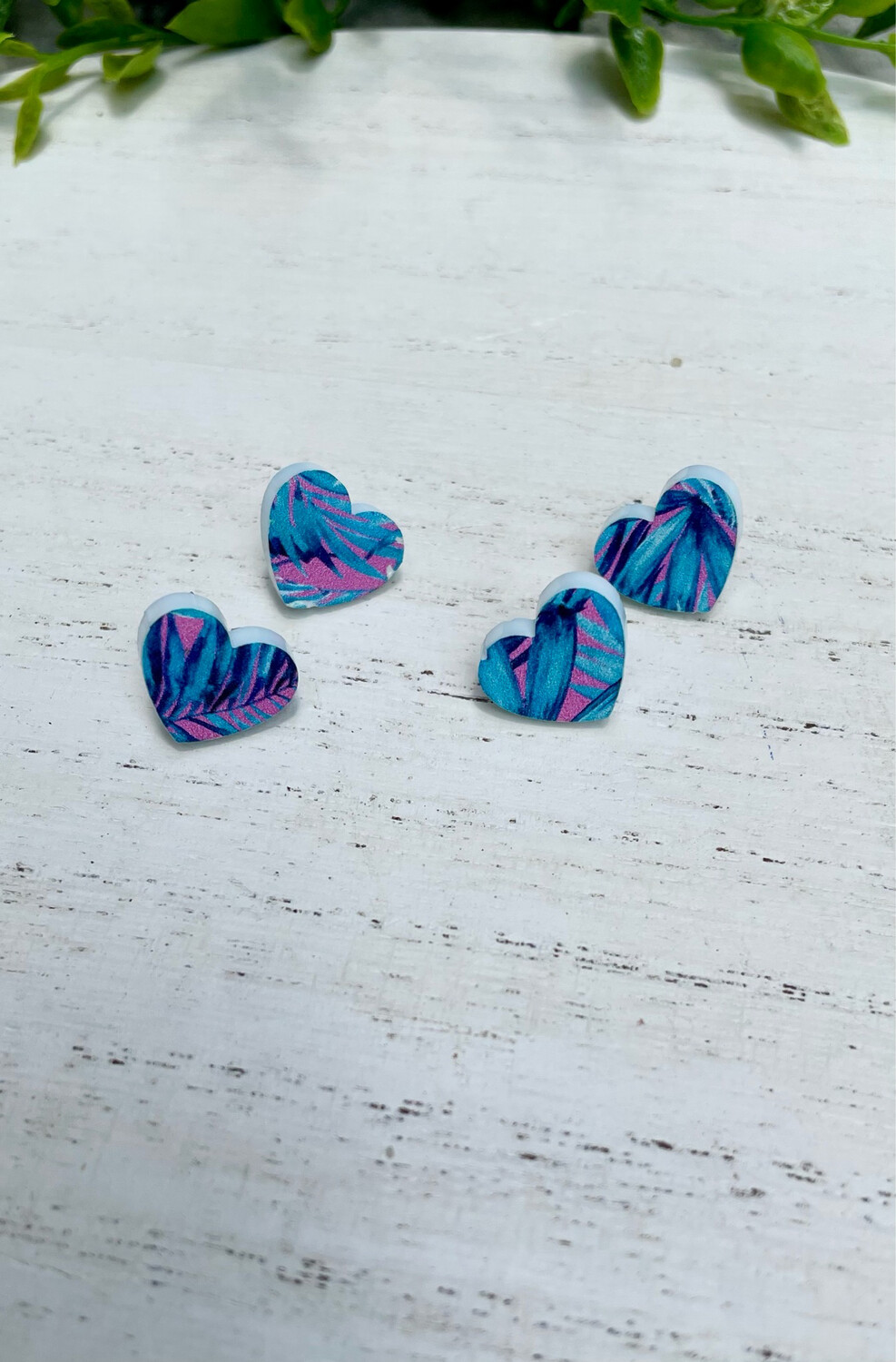 Heart Studs (Bright Palm)