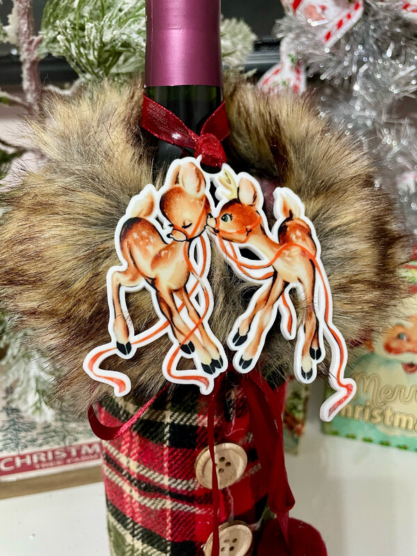 Vintage Reindeer Kissing Gift Tag/Ornament