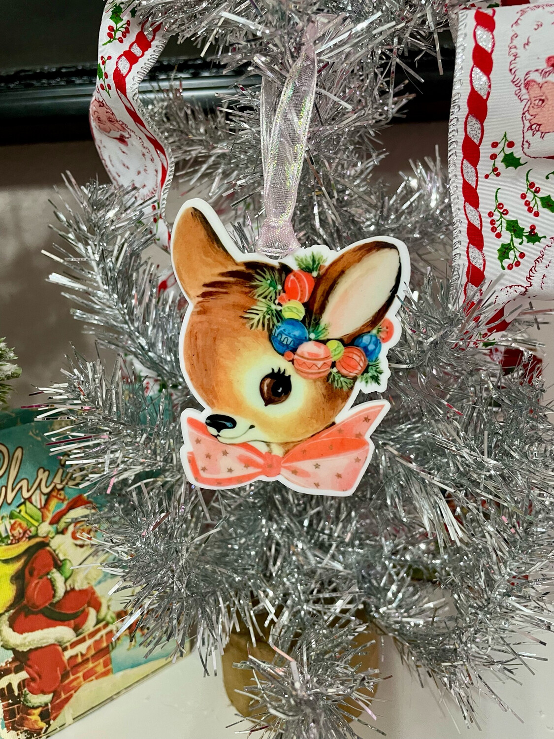 Vintage Reindeer With Wreath Gift Tag/Ornament