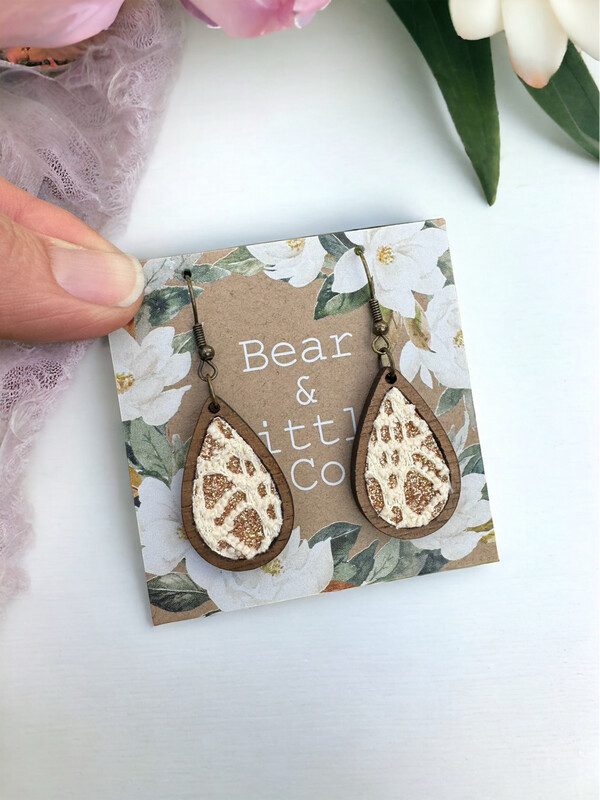 Teardrop Wood Mini Earrings (Gold &amp; Cream Lace)