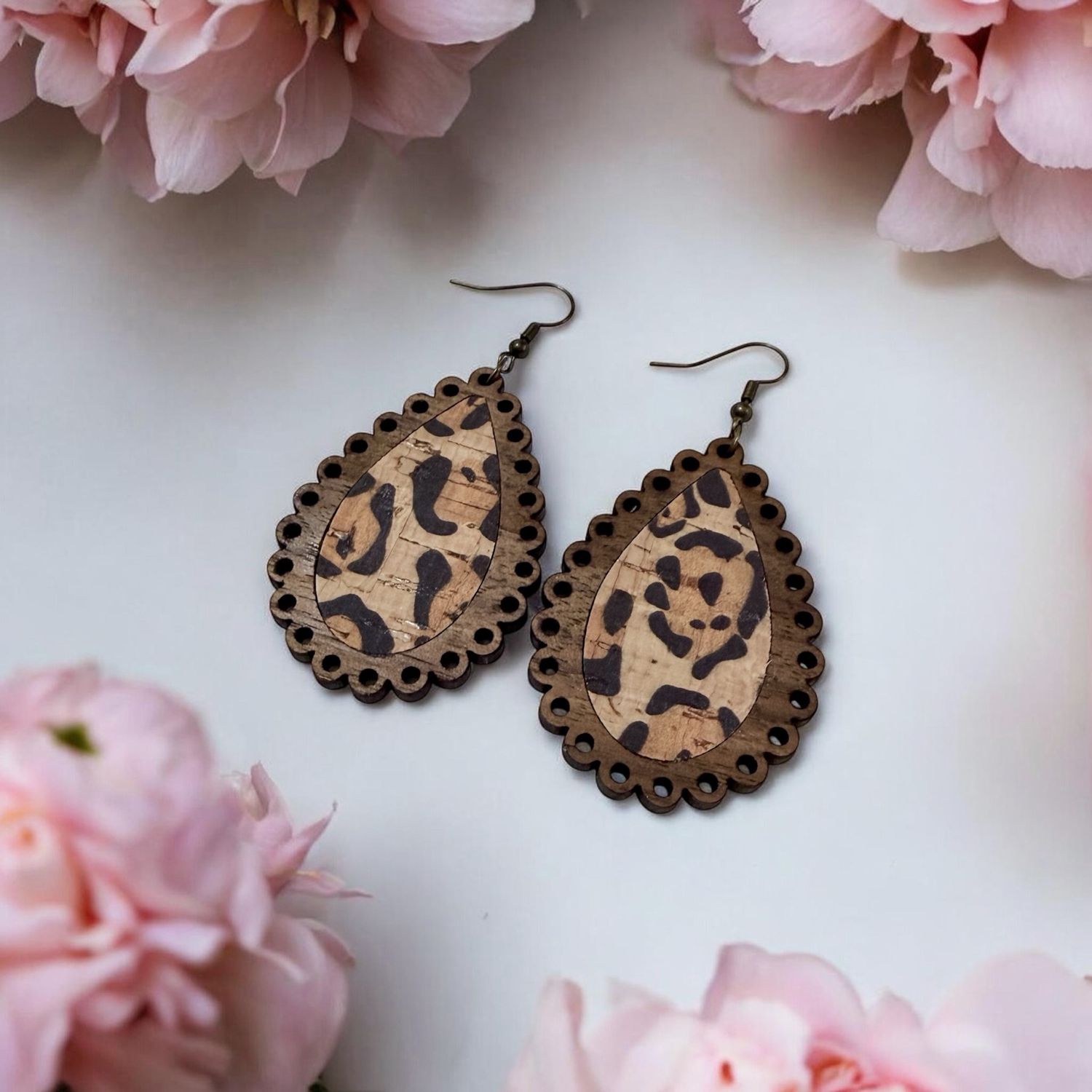 Laced Teardrop Earrings With Inlay (Leopard)