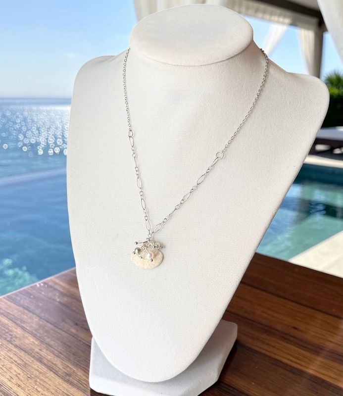 Handmade Necklace (Imperial Venus Shell With Freshwater Pearls And Silver Chain)