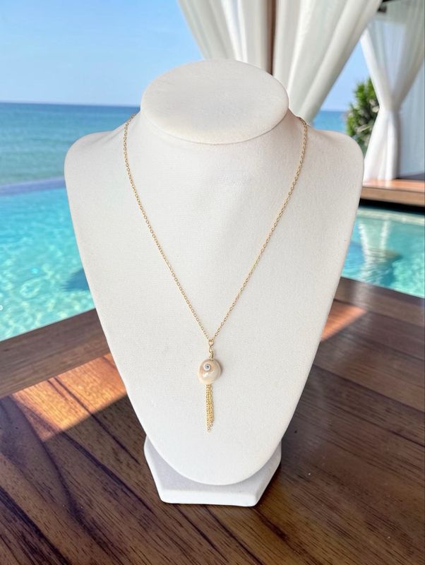 Handmade Necklace (Shark Eye Shell And Gold Chain)