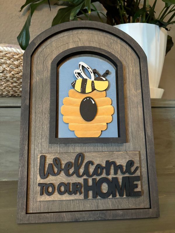 Interchangeable Welcome Easel with inserts