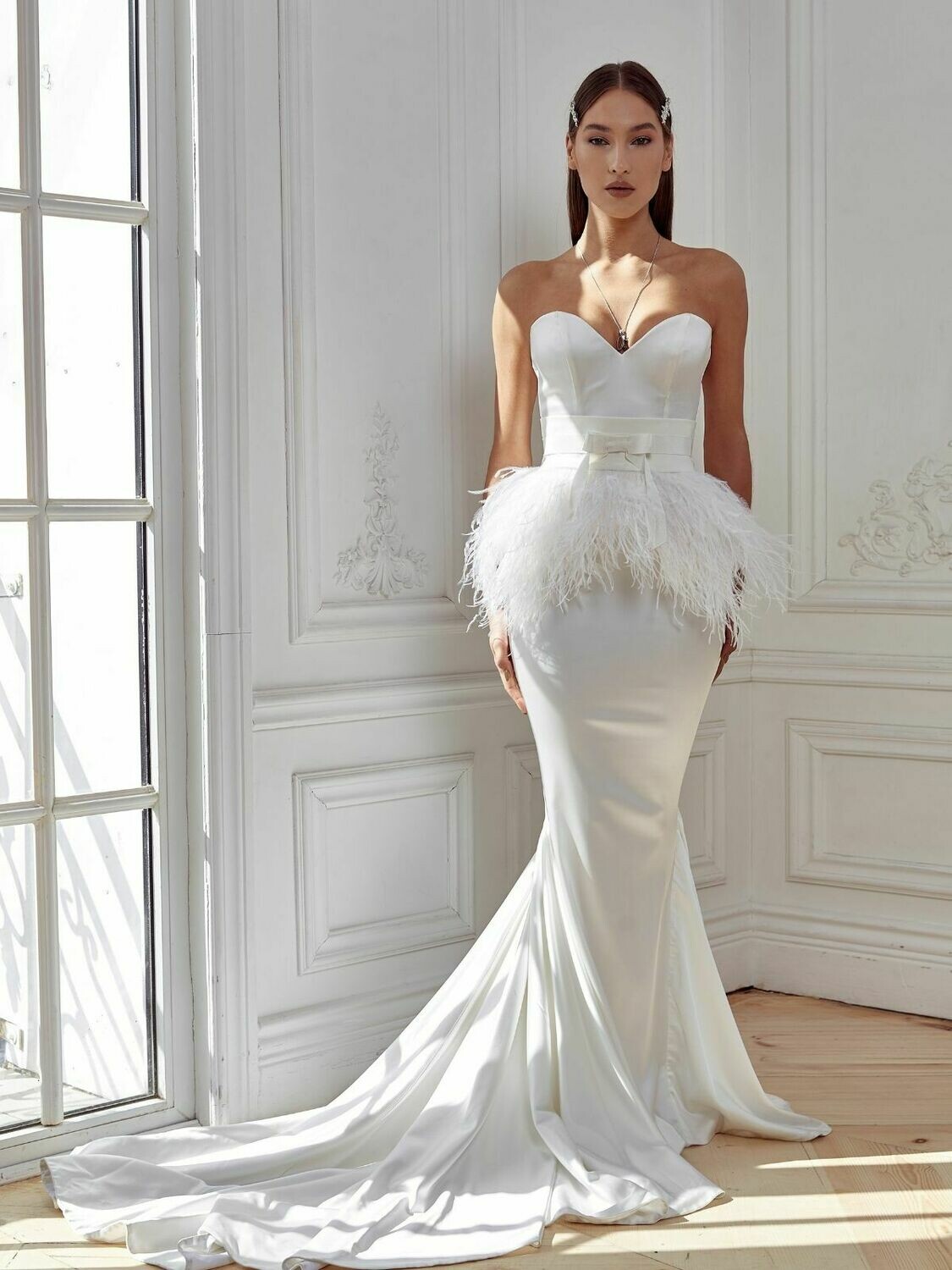 Свадебное платье с перьями IRENE