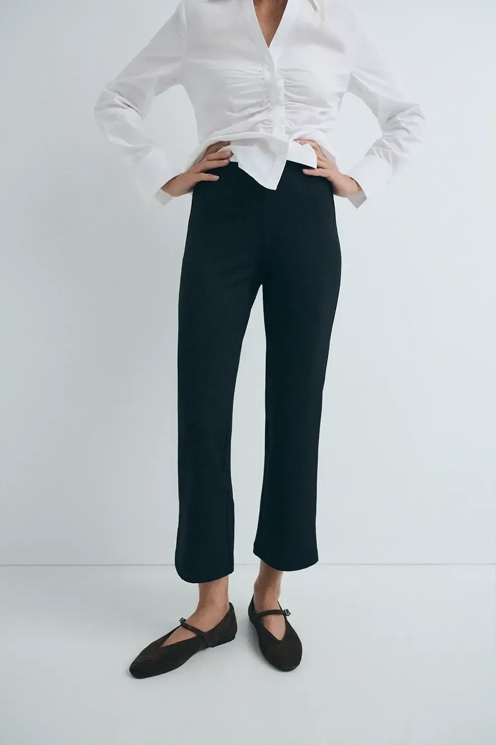 PANTALON CAPRI NEGRO