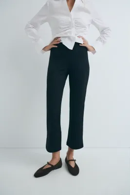 PANTALON CAPRI NEGRO PANTALON CAPRI NEGRO