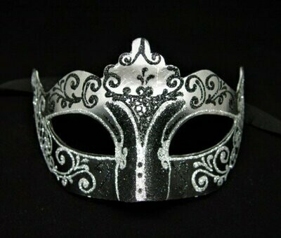 Máscara en negro y plata