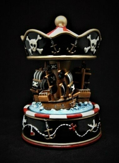 Carrusel musical con movimiento , barcos piratas