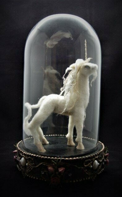 Fanal de cristal con música  "UNICORNIO"