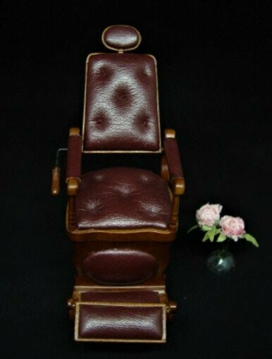 Sillón de barbero en miniatura