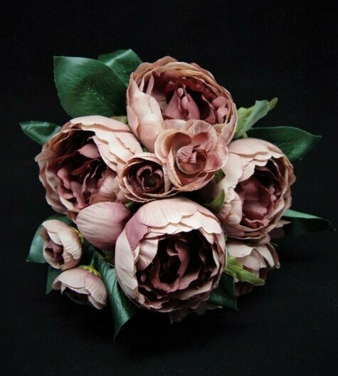 Bouquet de peonías malvas