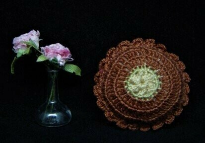 Cojín en miniatura hecho a a mano