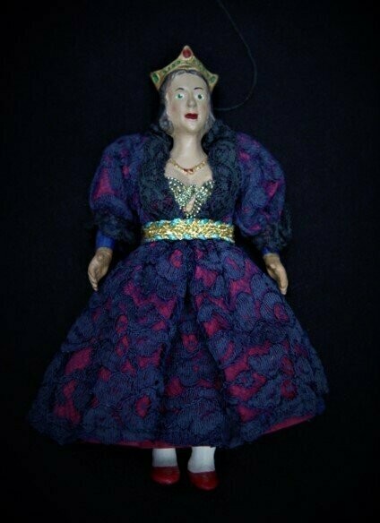 Marioneta de terracota  "Reina"