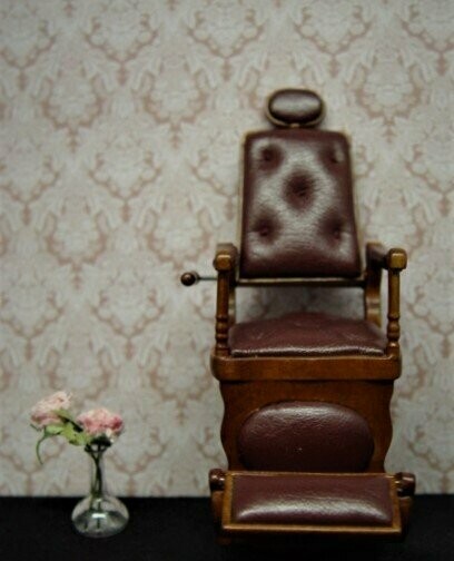 Sillón reclinable de dentista en miniatura