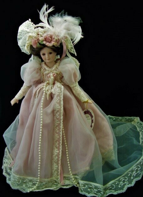 Muñeca de porcelana "Springtime victorian ladies"