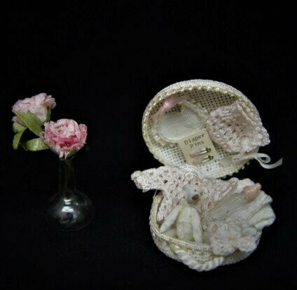 Canastilla de bebé en miniatura