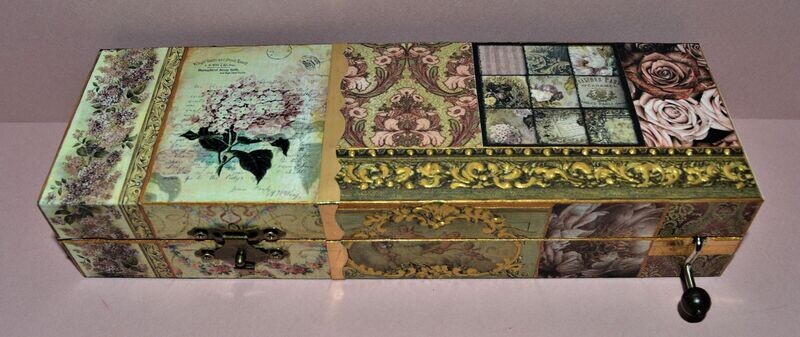 Caja de música "Flores" II
