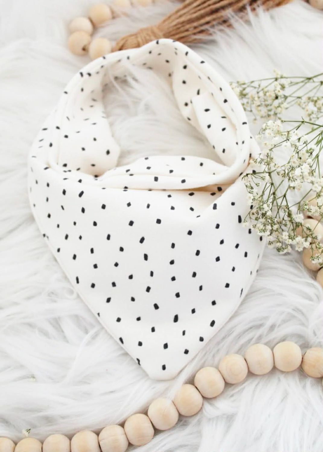 Halstuch schwarze Striche