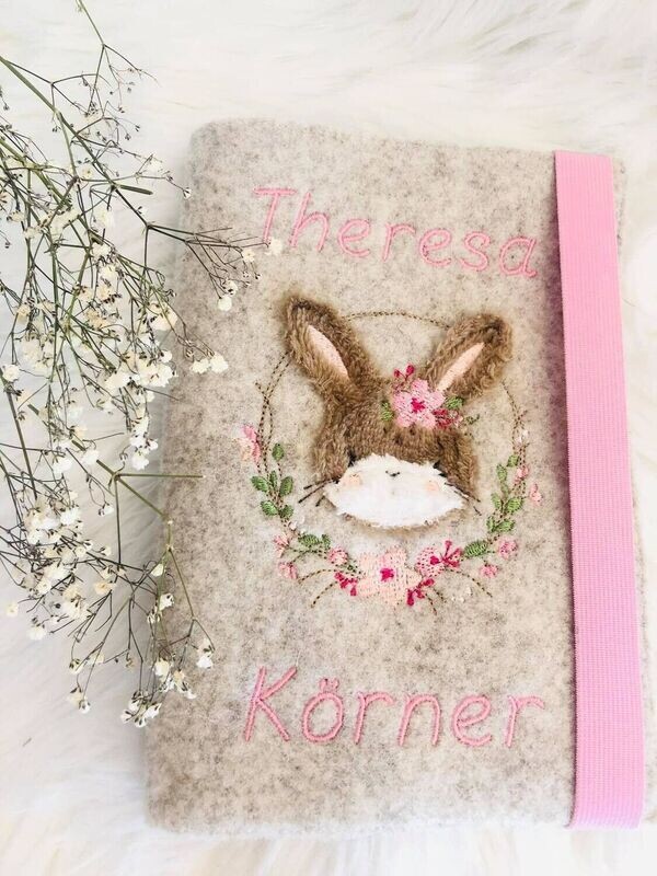 Untersuchungshefthülle Hase im Blütenkranz Untersuchungshefthülle Hase im Blütenkranz