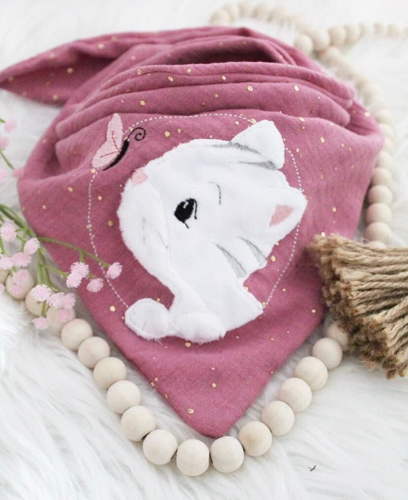 Musselin Halstuch Katze musselin halstuch bestickt, besticktes musselin halstuch, musselintuch baby, musselinhalstuch kinder, personalisiertes musselin halstuch für kinder, geschenke zur geburt, musselin, musselinstoff, musselinhalstuch für kinder, personalisiertes halstuch kinder, babygeschenke zur geburt, musselin halstuch katze weiß