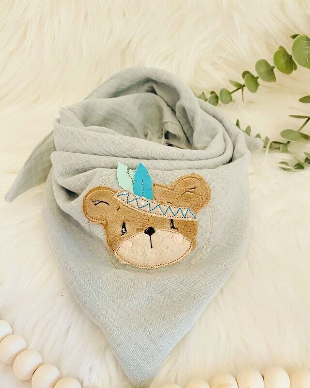 Musselin Halstuch Bohobär musselin halstuch bestickt, musselintuch baby, musselinhalstuch kinder, personalisiertes musselinhalstuch für kinder, geschenke zur geburt, musselin, musselinhalstuch für kinder, personalisiertes halstuch kinder, babygeschenke zur geburt, musselin halstuch bohobär federn junge mint,
