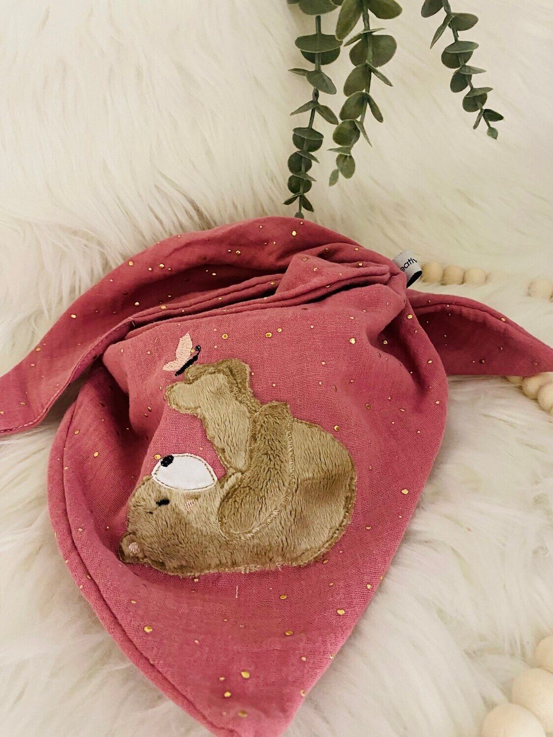 Musselin Halstuch Bär mit Schmetterling musselin halstuch bestickt, besticktes musselin halstuch, musselintuch baby, musselinhalstuch kinder, personalisiertes musselin halstuch für kinder, geschenke zur geburt, musselin, musselinstoff, musselinhalstuch für kinder, personalisiertes halstuch kinder, babygeschenke zur geburt, musselin halstuch bär mit schmetterling