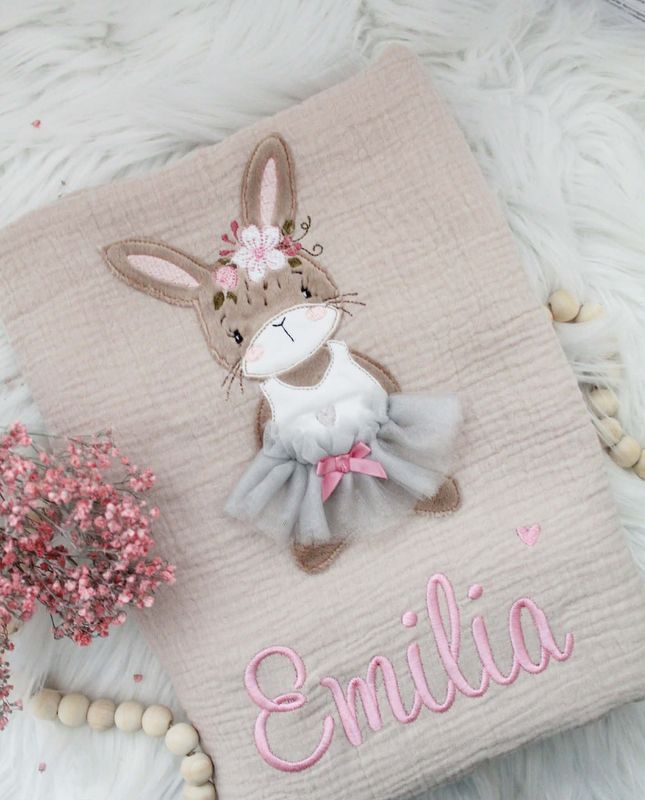 Musselindecke, Babydecke  Hase mit Tüllrock