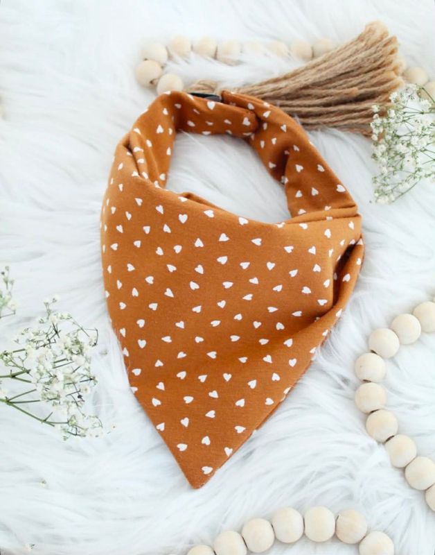 Halstuch Senffarbende Herzen Halstuch Senffarbende Herzen