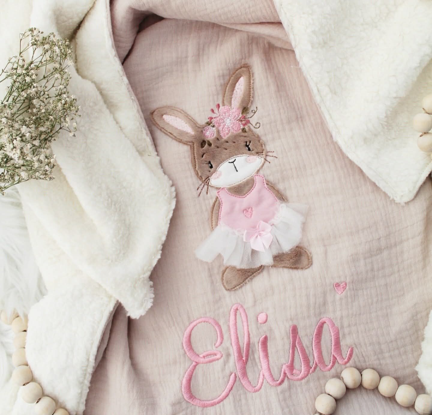 Musselindecke, Winterdecke, Hase mit Tüllrock