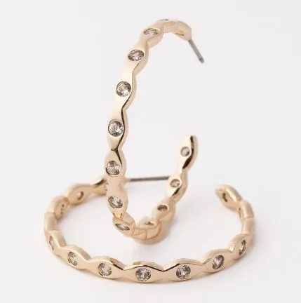 Rory Medium Gold Earring