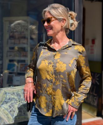 Collared Button Up Long Sleeve Top