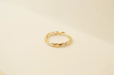 Intertwined Ring