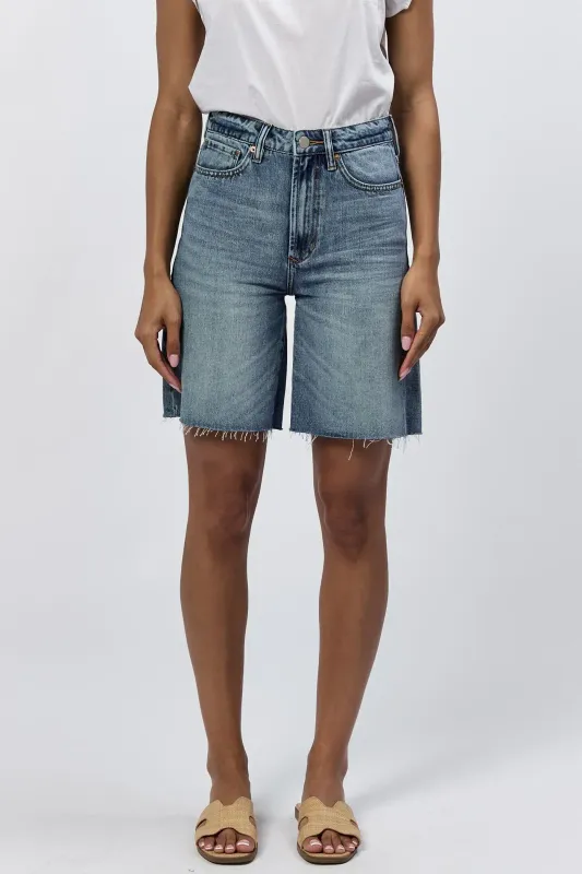 Boyfriend Short - Waveline Wash