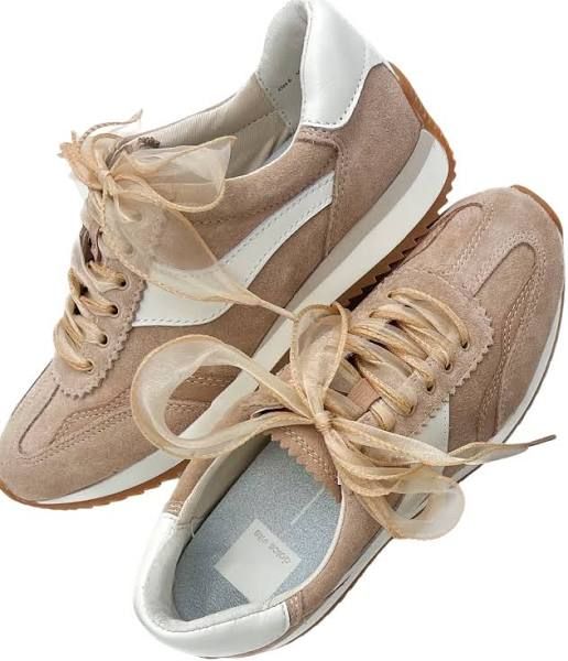 B.NTCD Sneaker